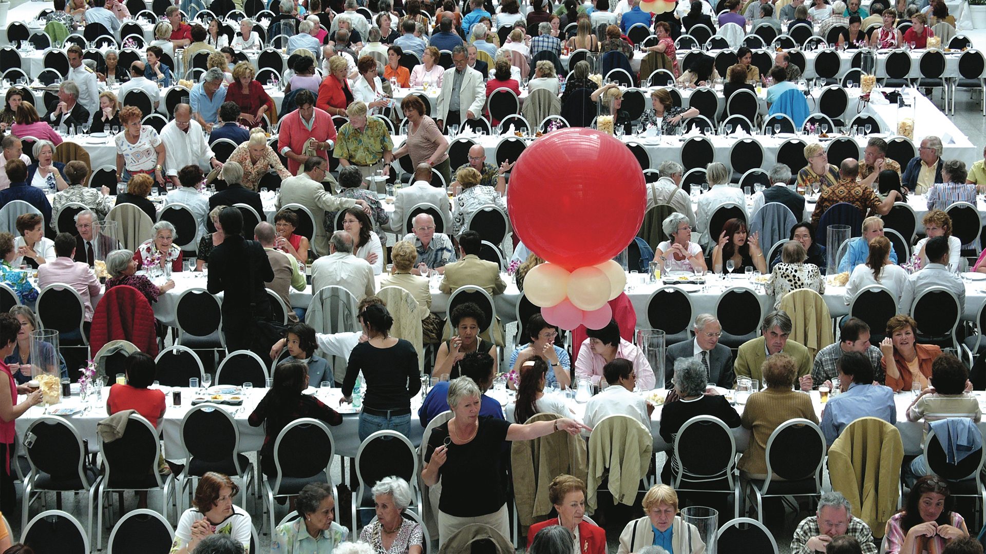 Indische Rijsttafel in het Atrium Den Haag. Foto Peter van Oosterhout.