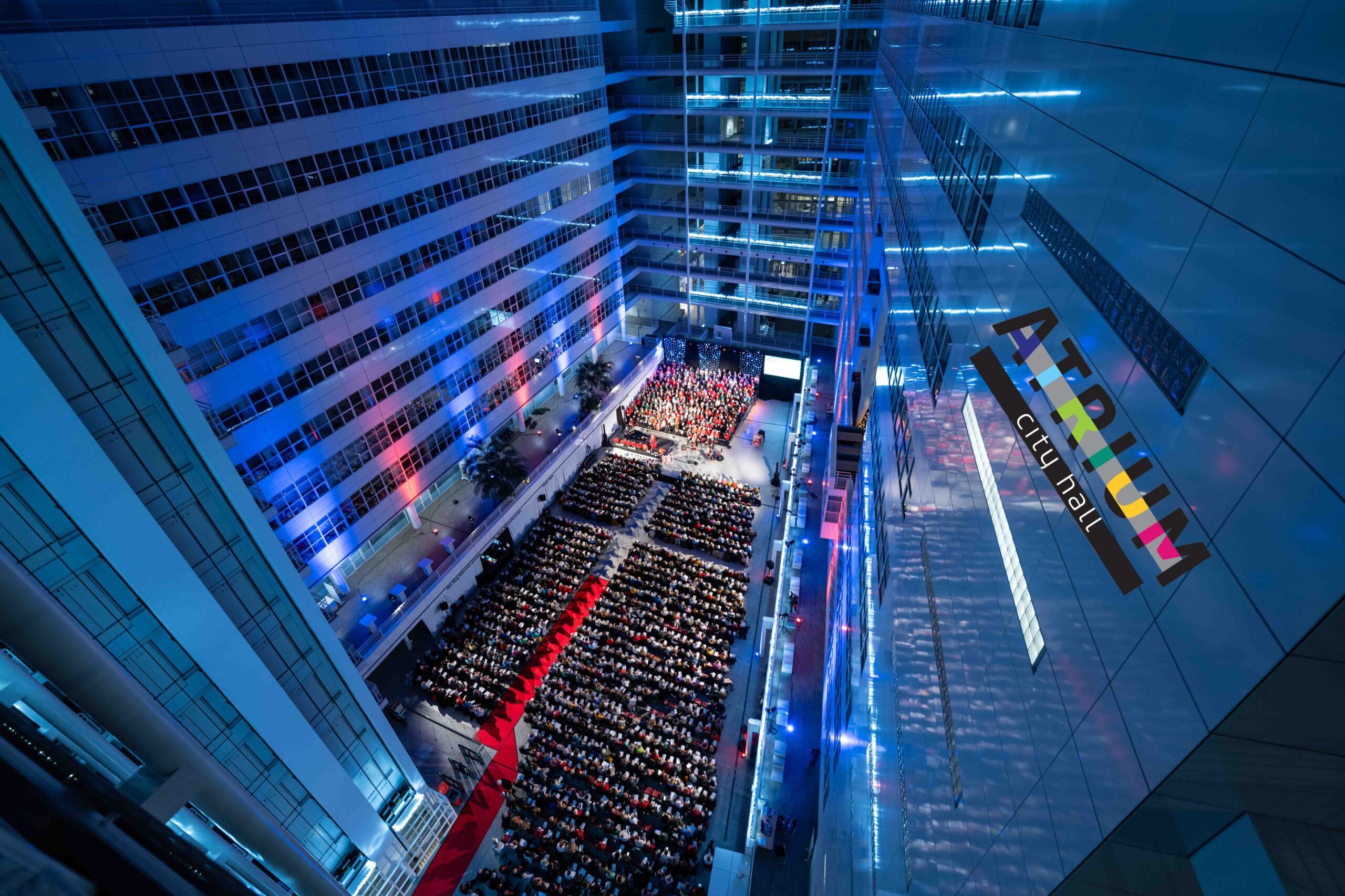 Kerst-Sing-ALong 2023 in het Atrium Den Haag - Foto Michel van der Kraats.