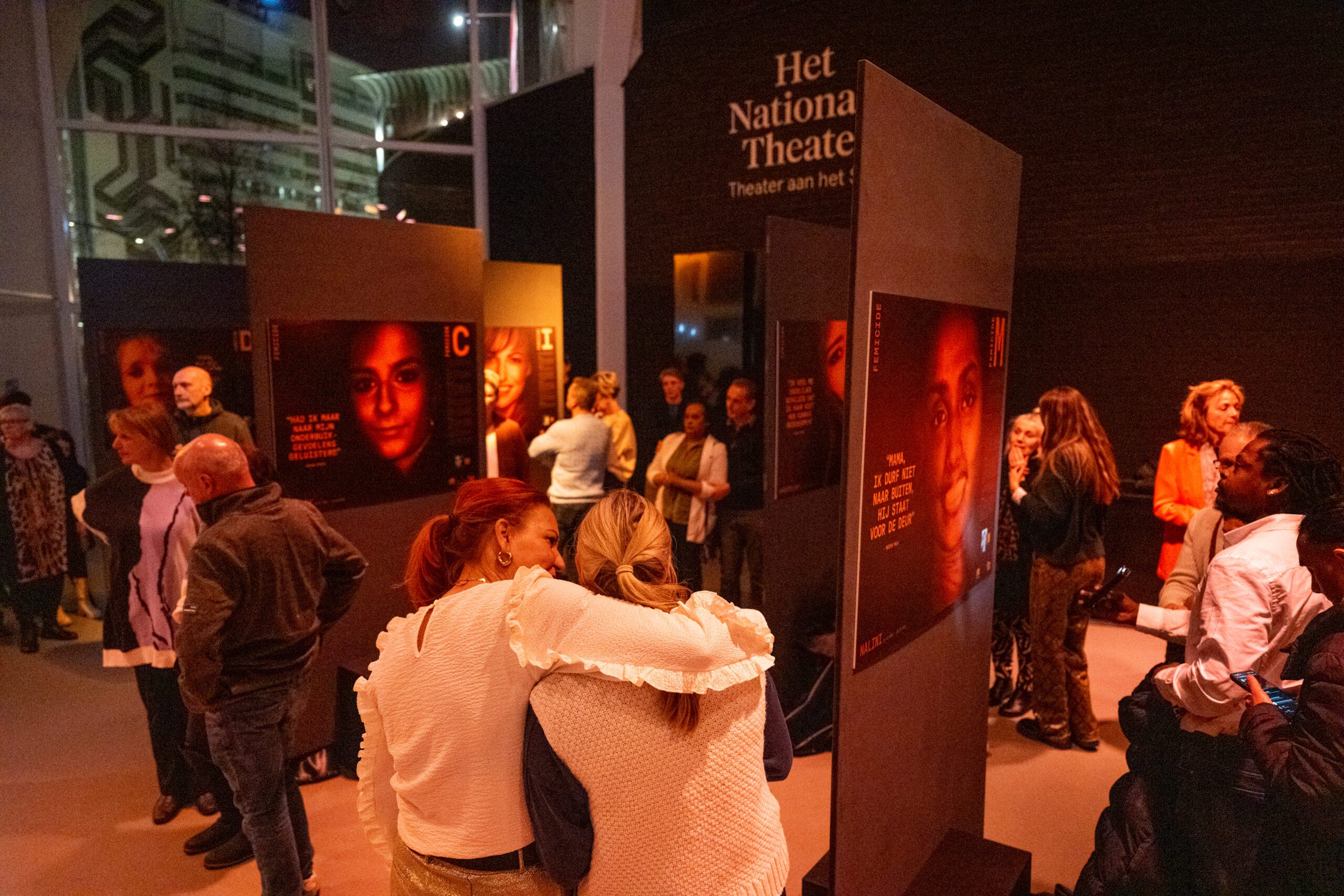 Expositie Femicide tijdens Orange the World 2023 - Foto Sander Foederer