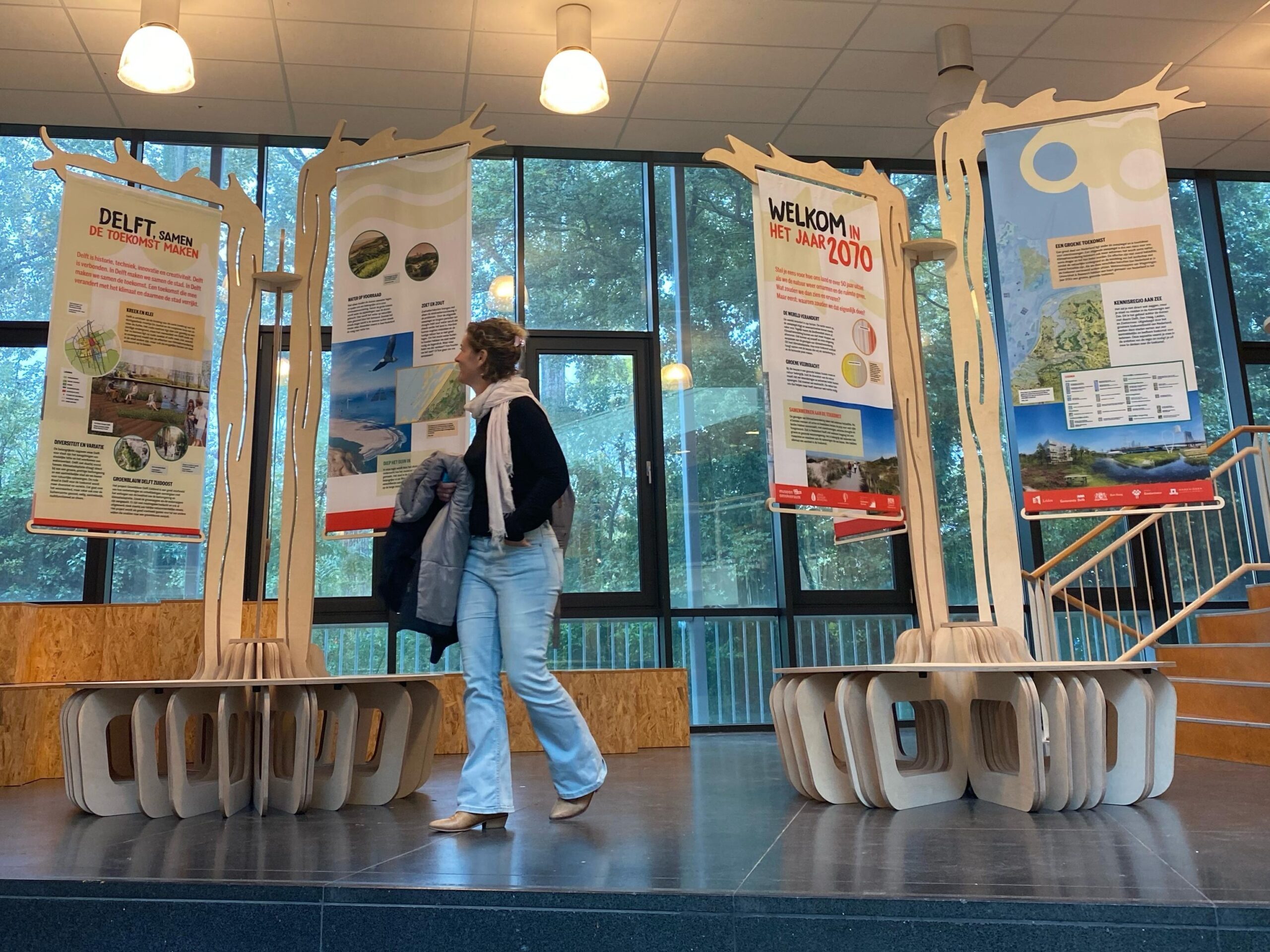 Tentoonstelling Kennisregio aan Zee in het Stanislas College Delft in 2023