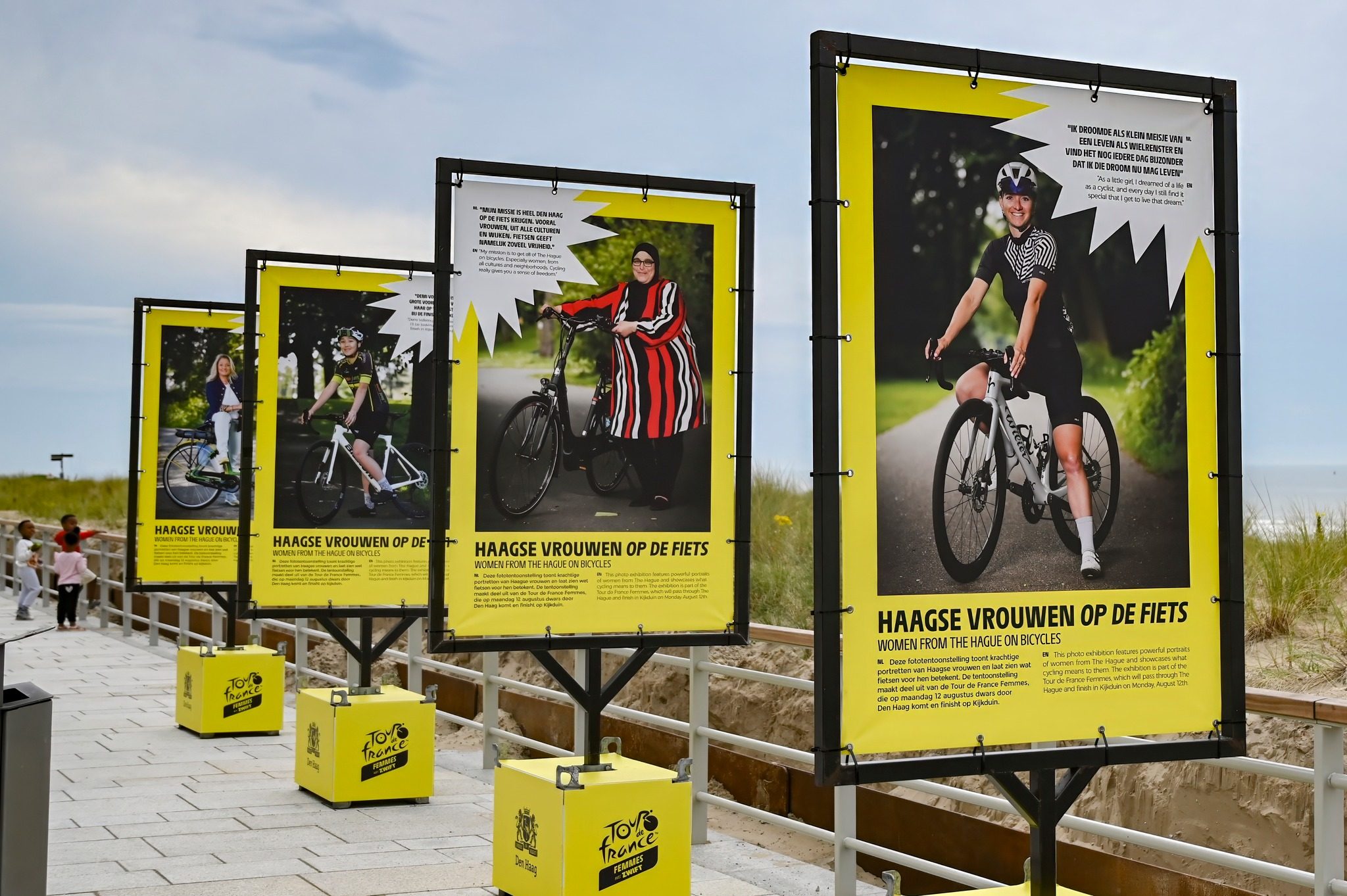 Expositie Haagse Vrouwen op de Fiets in Kijkduin. Foto Richard Mulder.