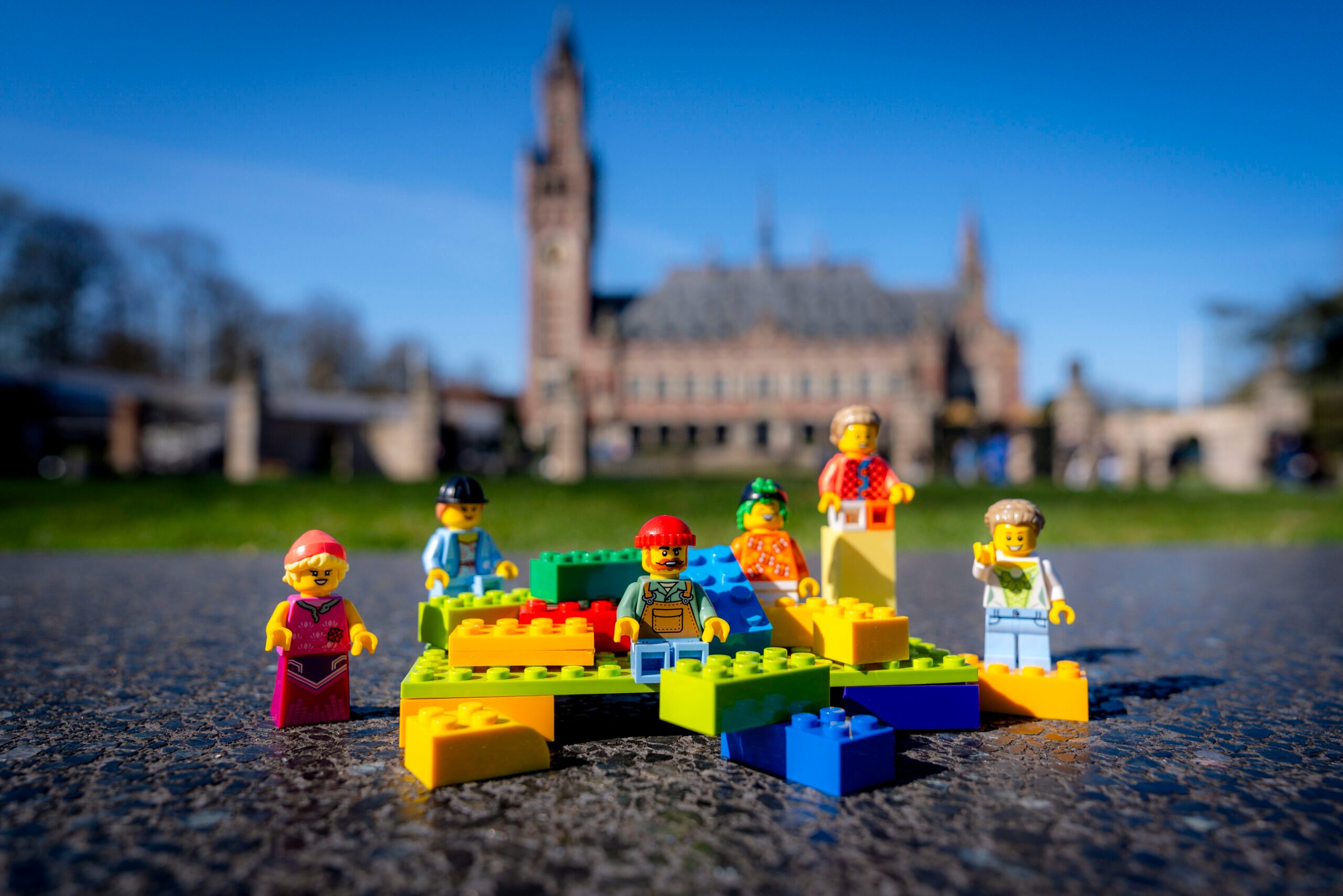 Expositie BeHague & Road to Summit. LEGO Bouwwerken.