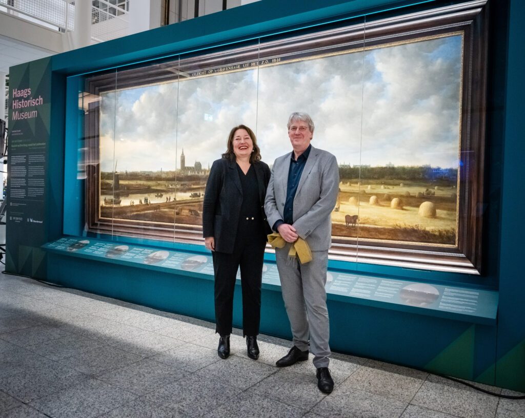 Den Haag, 20 januari 2025 Onthulling een van de topstukken van het Haags Historisch Museum dat 1,5 jaar te zien zal zijn in het Atrium. Foto MARTIJN BEEKMAN / gemeente Den Haag