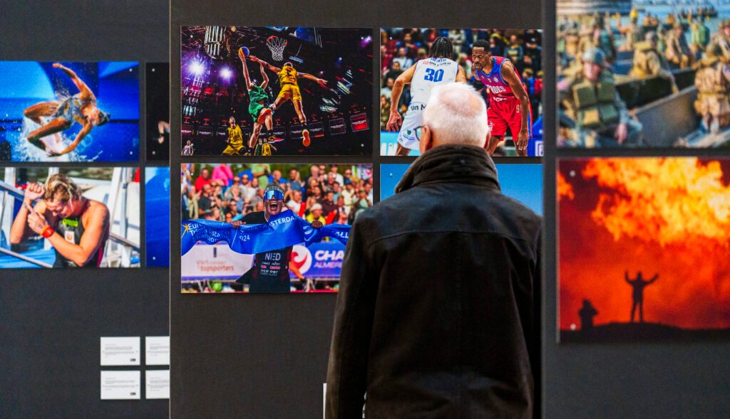 Prijsuitreiking Nieuws- en Sportfoto van het jaar in het Atrium van het stadhuis van Den Haag. Prijsuitreiking Nieuws- en Sportfoto van het jaar in het Atrium van het stadhuis van Den Haag.