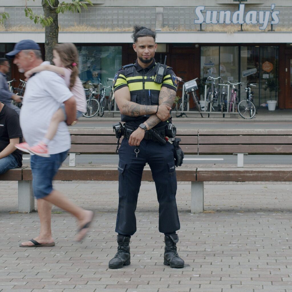 All Cops Are als Politieagent